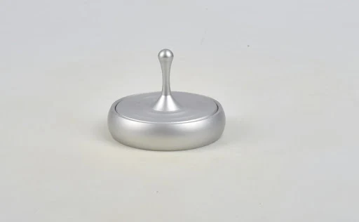 Title 6, Novo Giroscópio de Mão de Metal com Design de G...