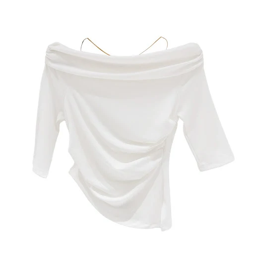 Title 2, Camiseta de um ombro embelezada com corrente fr...