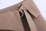 Elegante Damenrock, neu im Stil, mit hohem, unregelmäßigem Bund. Perfekt für einen stilvollen Auftritt und eine feminine Silhouette. — foto 5