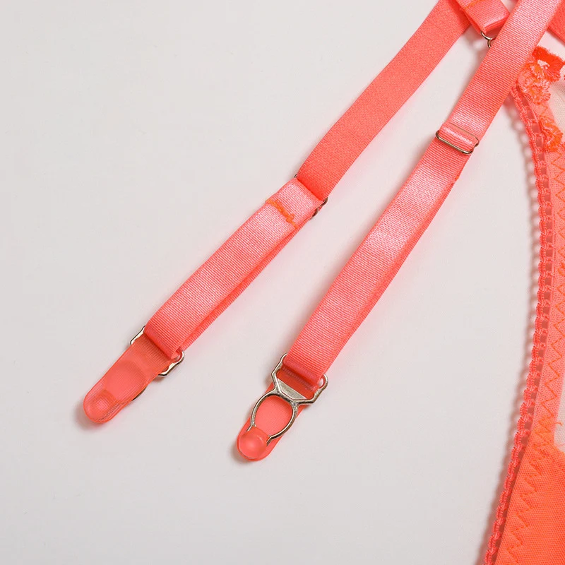 Conjunto de tres piezas de encaje bordado para mujer, perfecto para lucir elegante y sofisticada. Ideal para ocasiones especiales y eventos. — foto 1