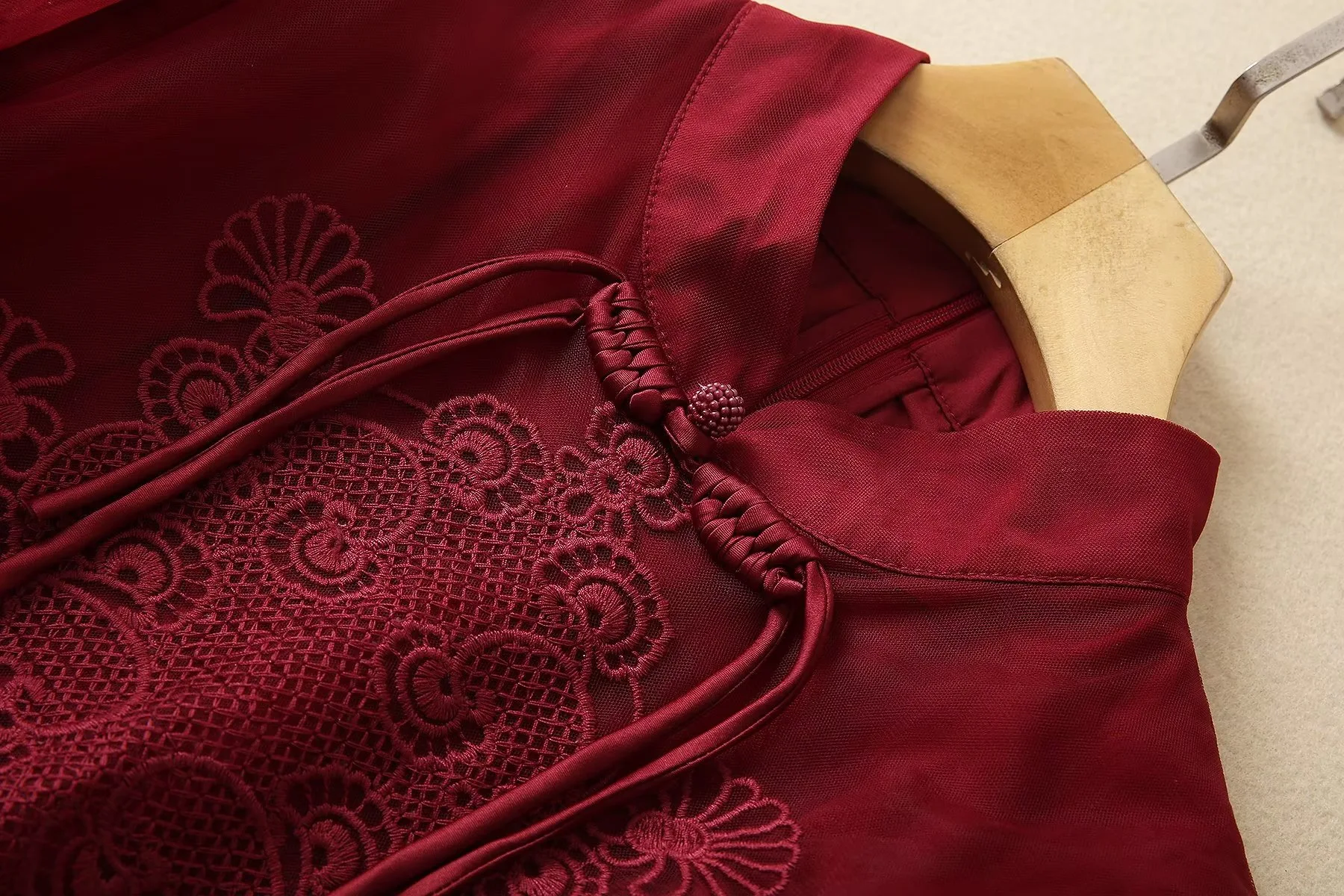 Title 13, Vestido Borgonha com Cintura Marcada para Menin...