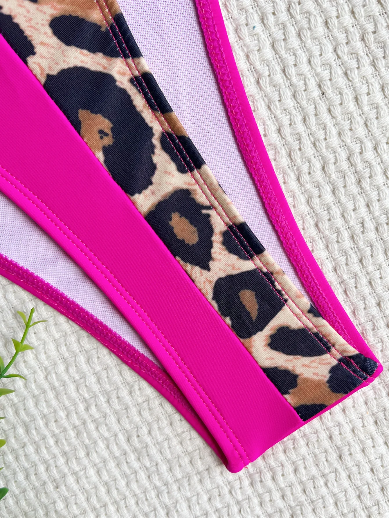 Title 6, Costume intero Fashion Panel Bikini, perfetto p...