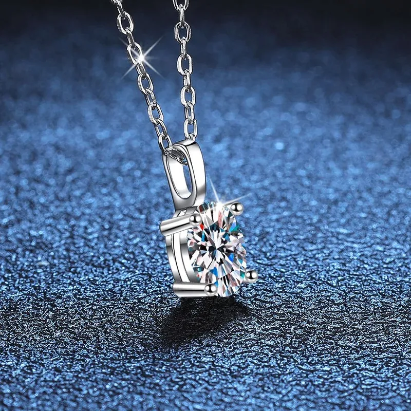 Title 4, Colar de moissanite 1 quilate D color, um brilh...