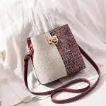 Bolsa feminina mensageiro estilo selvagem, perfeita para o dia a dia. Confortável, espaçosa e elegante, ideal para carregar tudo o que precisa. — foto 5
