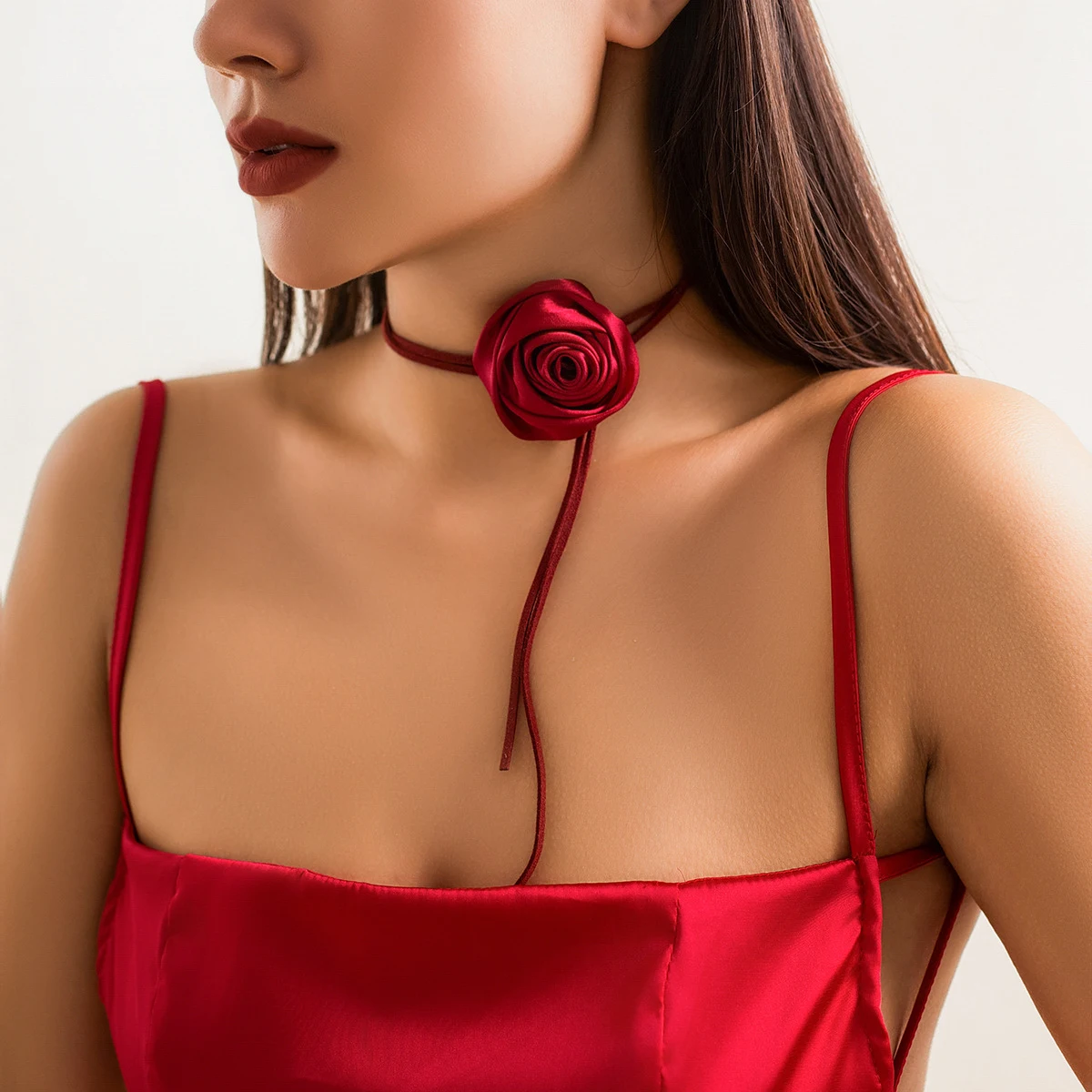 Collar de franela floral sencillo vintage para un toque bohemio. Perfecto para un estilo único y elegante, ideal para el día a día. — foto 13