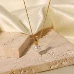 Colar Feminino Estilo Vintage Francês Pingente Aço Inoxidável Acessório de Pescoço Design Clássico Jóia Elegante Presente Sofisticado — foto 12