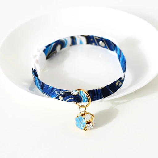 Title 4, Adjustable Pet Flower Hollow Bell Collar Provid...