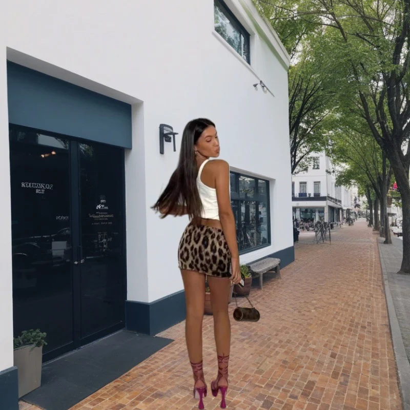 Saia feminina elegante de cintura alta – Moda e sofisticação em uma peça. Valoriza a silhueta, perfeita para diversas ocasiões, confortável e estilosa. — foto 2