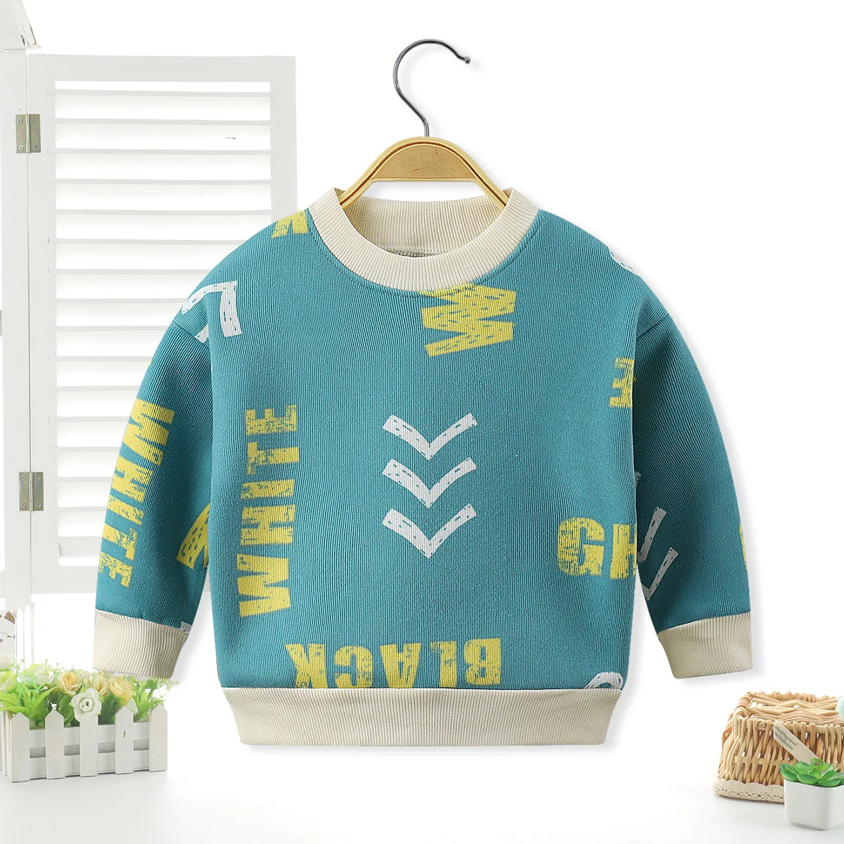 Suéter de manga longa de inverno para bebê, quente, de fleece polar, a parte de cima perfeita para manter seu bebê aquecido e confortável no inverno. — foto 3
