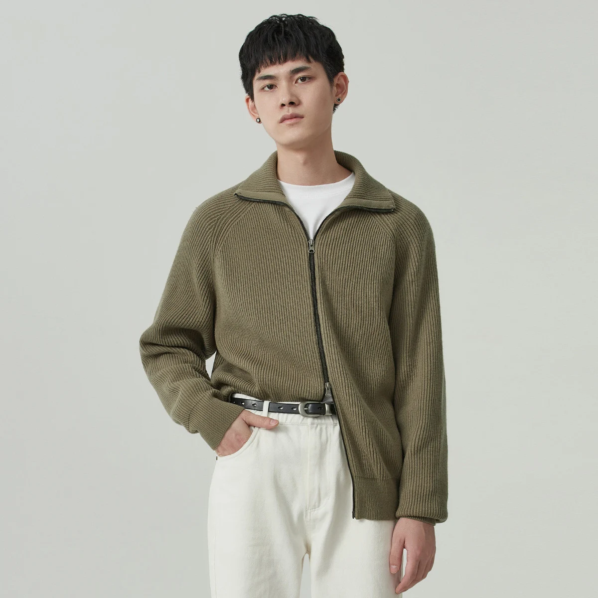 Verdickter Strickpullover Herren Anti-Pilling Lockere Strickjacke Mantel. Bequemer und warmer Cardigan für stilvollen Freizeitlook. — foto 1
