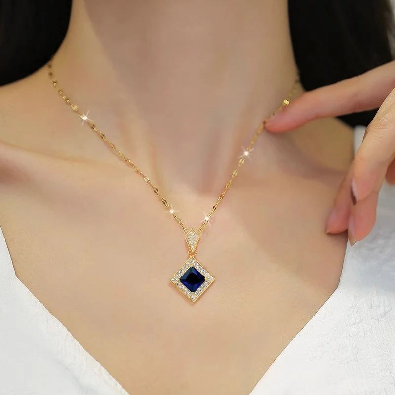 Title 8, Conjunto de colar e brincos Blue Diamond