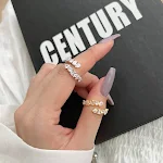 Anel feminino de prata esterlina S925, um acessório elegante e atemporal. Perfeito para adicionar um toque de sofisticação ao seu visual diário. — foto 3