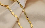Pulseira de corrente de flores artesanal, pétalas ovais, aço inoxidável, adorno de pulseira. Um acessório feminino elegante e durável. — foto 8