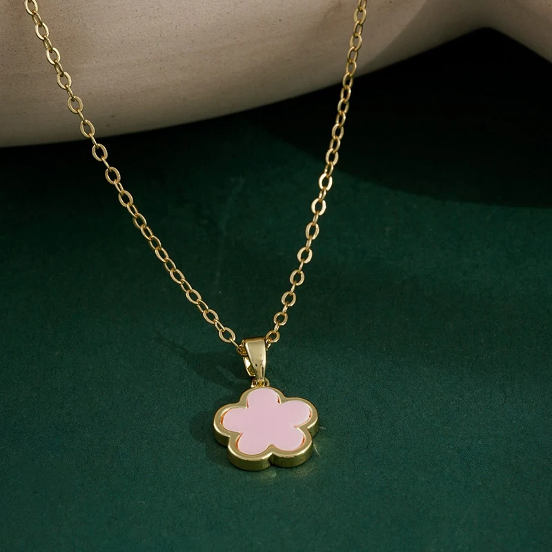 Colar Flor de Cinco Pétalas da Sorte Simples Um acessório elegante e delicado para uso diário. Design discreto e perfeito para presentear — foto 20