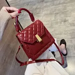 Bolso bandolera de mano de alta costura Elegancia y funcionalidad fusionadas para llevar tus esenciales con estilo y sofisticación. Perfecto para el día a la noche. — foto 4