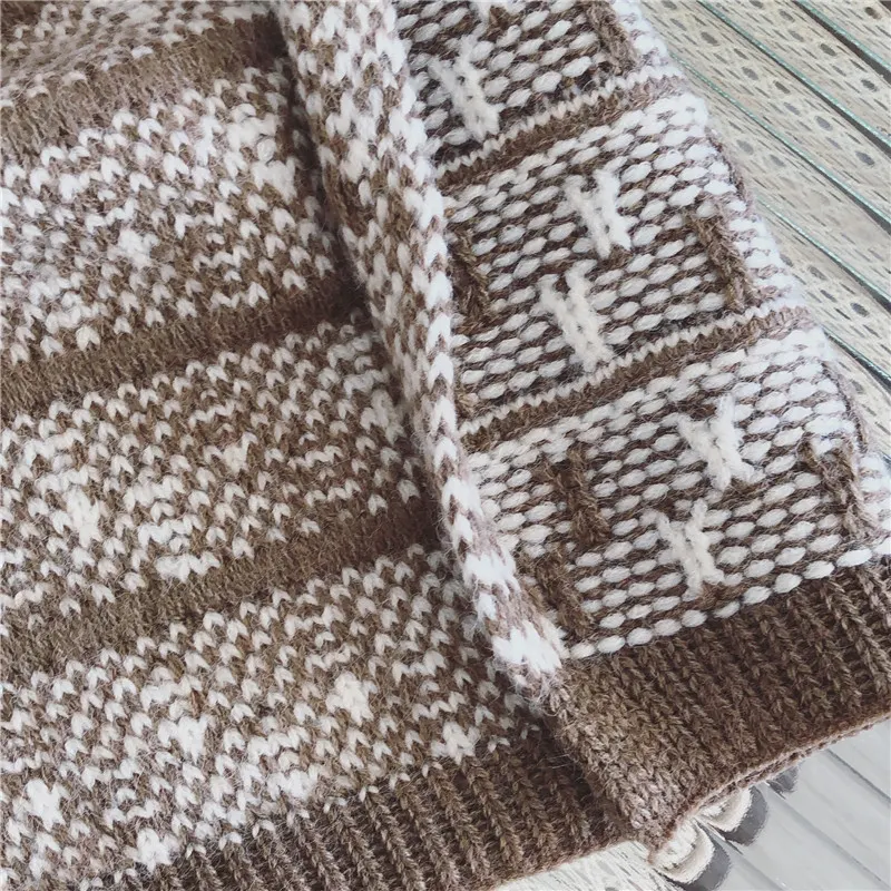 Title 1, Dicker und warmer Paar-Strickschal aus Wolle