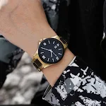 Relógio Quartz Dourado Masculino Elegância e Precisão Para o Homem Moderno Design Clássico Conforto e Durabilidade Ideal Para Todas as Ocasiões — foto 14
