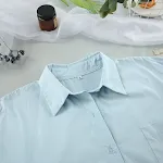 Completo camicia e pantaloncini casual eleganti da donna a manica lunga. Perfetto per un look comodo e raffinato, ideale per il tempo libero e non solo. — foto 1