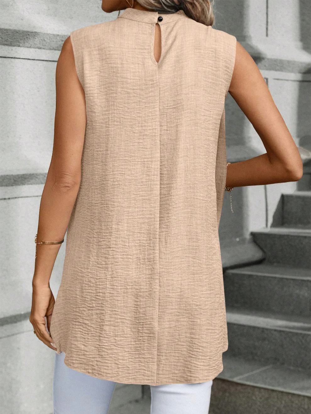Title 8, Top donna con drappeggio irregolare. Eleganza e...