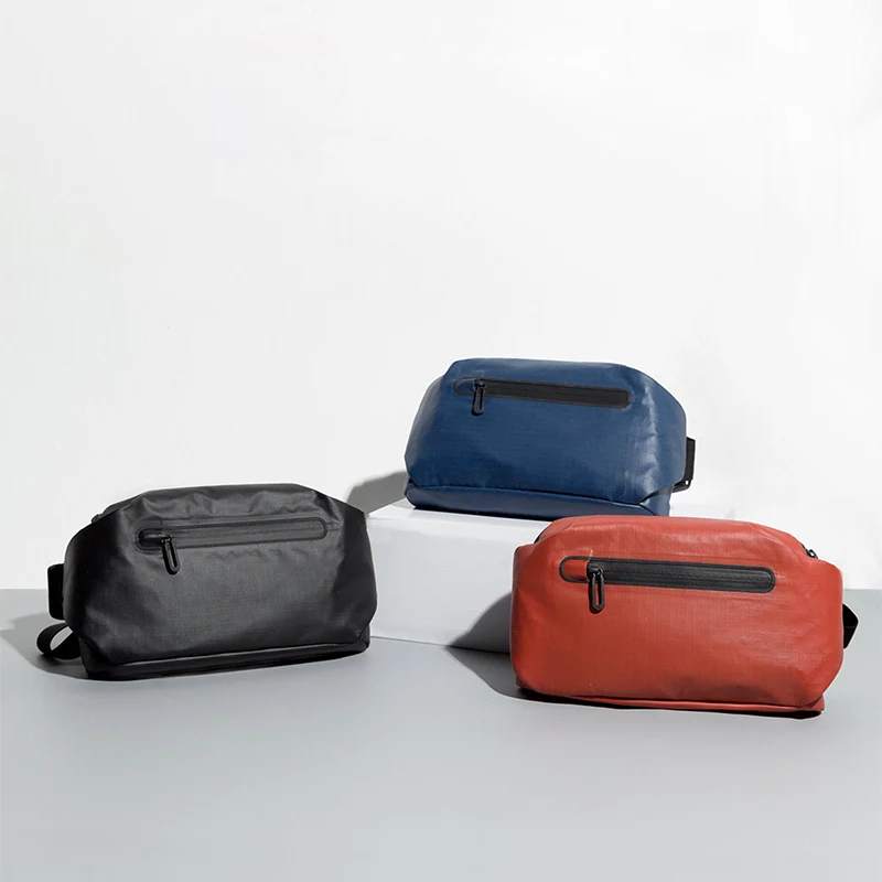 Modieuze en functionele heuptas voor stijlvol dragen. Comfortabel en praktisch voor dagelijks gebruik, ideaal voor reizen en ontdekken. — foto 2