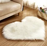 Tappeto a forma di cuore in peluche antiscivolo, soffice. Perfetto per soggiorno e casa. Utilizzabile come tappeto, cuscino, coperta e cuscino divano. — foto 2