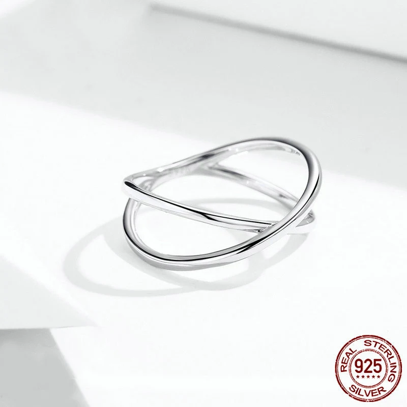 Anel cruz em prata esterlina S925 com banho de platina, joia elegante para homens e mulheres, um símbolo de fé e estilo. — foto 1
