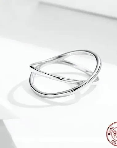 Anel cruz em prata esterlina S925 com banho de platina, joia elegante para homens e mulheres, um símbolo de fé e estilo.