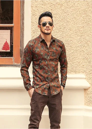 Title 10, Retro 3D shirt with lapel flower, a unique styl...