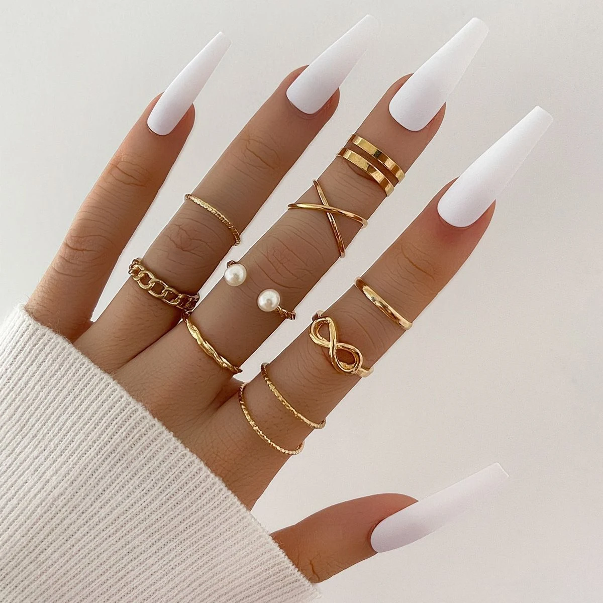 Anel Knuckle Pingando Óleo, Olho de Diamante, Cruz, Folha, Pérola, Sol e Lua. Design exclusivo e elegante. — foto 10