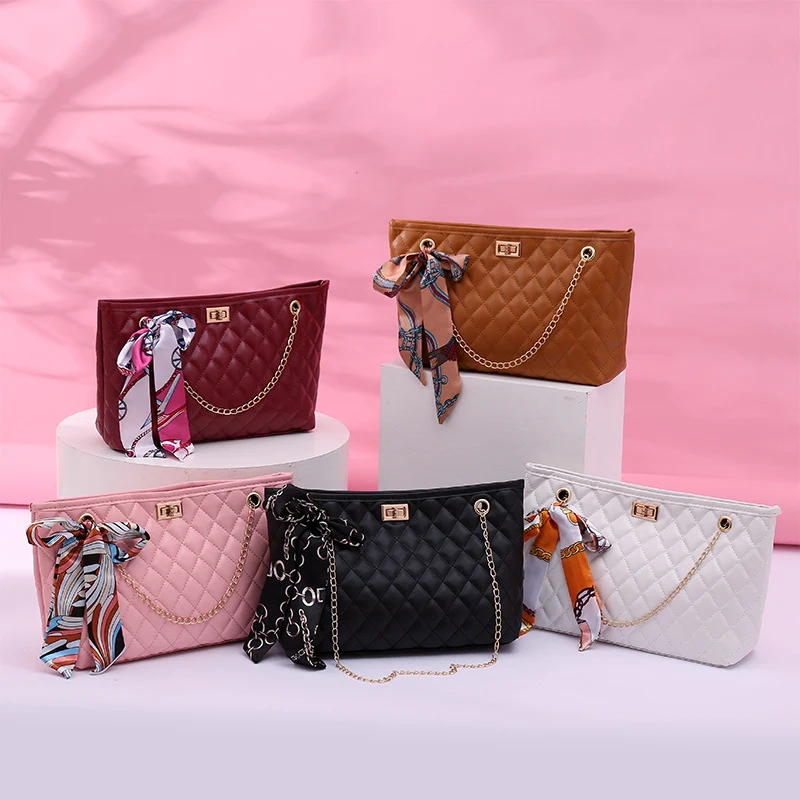 Title 3, Bolsa de ombro feminina com corrente de treliça...
