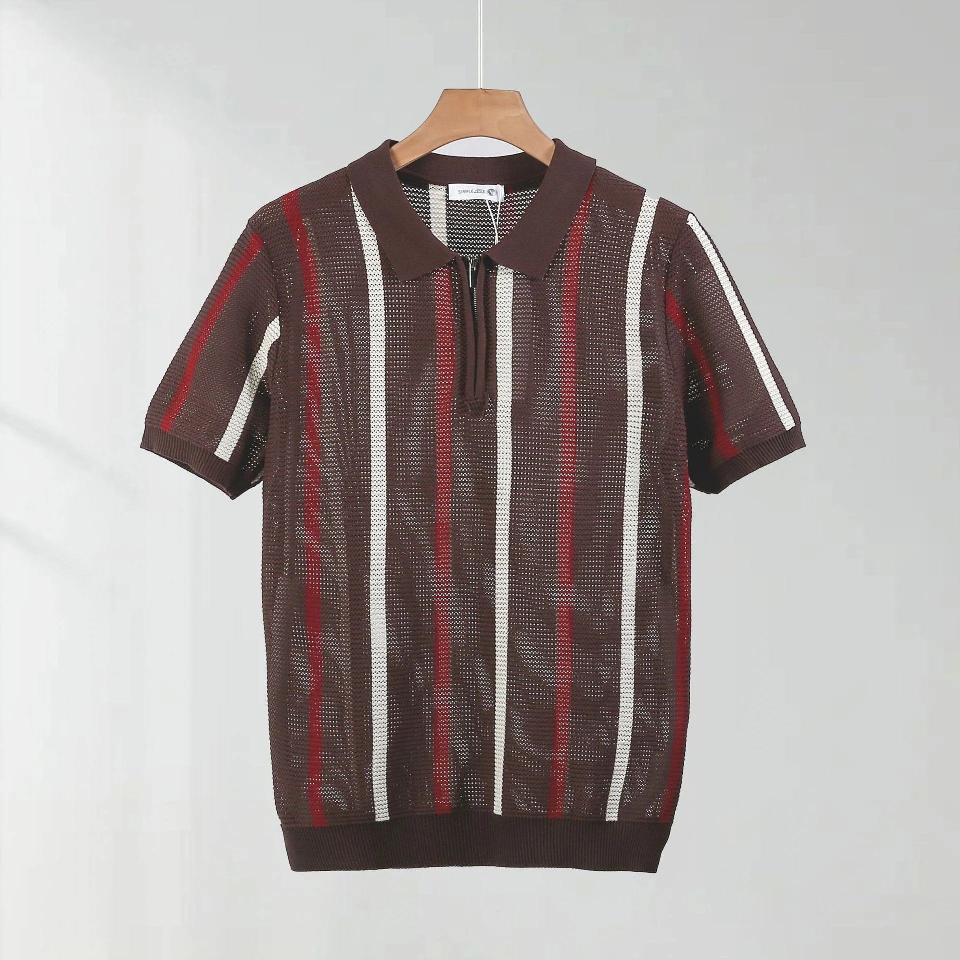 Polo tricoté à manches courtes en maille ajourée, respirant et élégant. Idéal pour l'été, frais et confortable, parfait pour un usage quotidien et décontracté. — photo 1