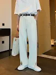 Apricot color