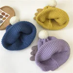 Cappello di lana con ali d'angelo per bambini, caldo e adorabile. Perfetto per proteggere dal freddo con un design unico e tenero. — foto 1
