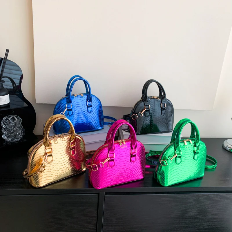 Bolsa de mão elegante, versátil e sofisticada, com alta qualidade, para combinar com tudo e elevar seu estilo em qualquer situação. — foto 12