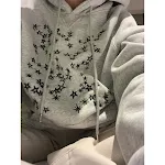 Casaco de casal com capuz solto bordado XINGX, perfeito para looks casuais e confortáveis. Ideal para compartilhar estilo e aquecer com design moderno. — foto 5