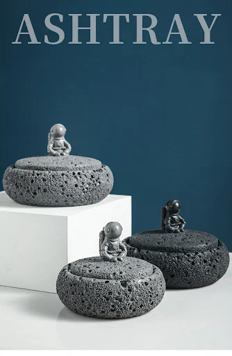 Title 1, Posacenere Astronauta in Cemento con Coperchio ...