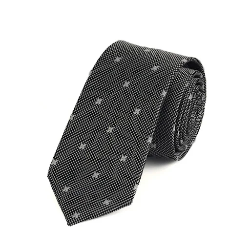 Title 5, Corbata salvaje de moda casual.