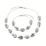 Pulseira, colar e tranças ajustáveis com conchas. Crie visuais únicos e personalizados. Perfeito para diversas ocasiões e estilos diferentes. — foto 7