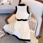 Dames zomer gebreide jurk zonder mouwen met revers. Comfortabel en stijlvol, perfect voor warme dagen en casual gelegenheden. — foto 2