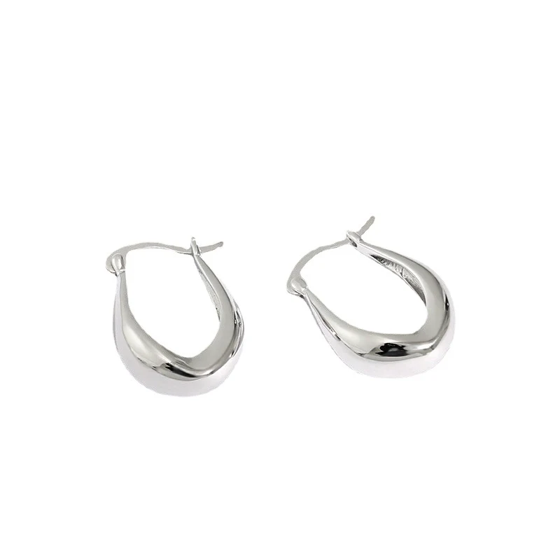 Brincos de prata S925 personalizados para mulheres, um acessório elegante para realçar sua beleza e expressar sua individualidade. — foto 1