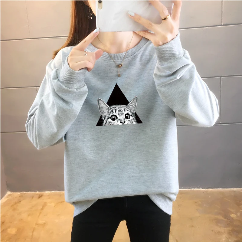 Top Rotondo con Stampe Cartoon Taglie Forti Abbigliamento Donna Trendy Comodo e Alla Moda per un Look Casual e Divertente — foto 12