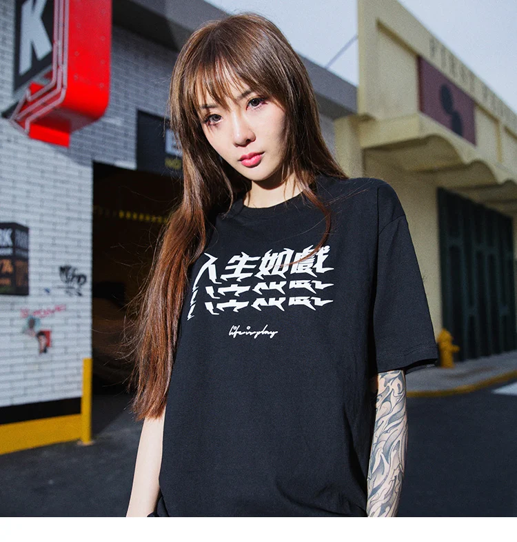 T-shirt da uomo stampata europea e americana per un look alla moda e confortevole. Goditi qualità e design unici. — foto 4