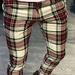 Štampane pantalone ravnih nogavica i srednjeg struka. Udobne i elegantne za svakodnevno nošenje, sa laskavim krojem. — foto 5