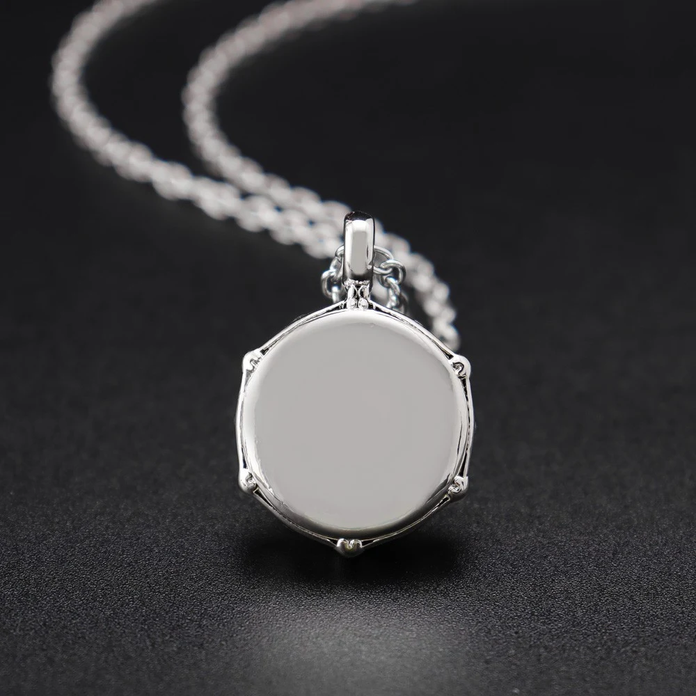 Colar com baqueta de aço titânio para músicos, durável e estiloso. Um acessório único que combina música e resistência. — foto 4