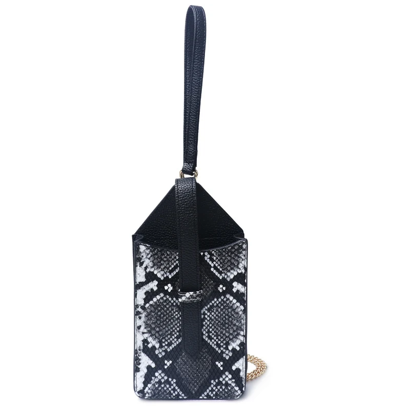 Bolsa Mensageiro Feminina PU com Estampa de Cobra Leve e elegante, ideal para o uso diário. Transporta seus itens essenciais com praticidade e charme. — foto 4