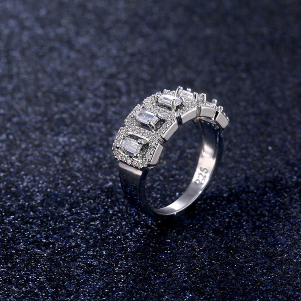 Anel feminino de noivado de cobre com zircônia e diamante. Um anel de moda para celebrar o compromisso, design elegante e charmoso. — foto 6