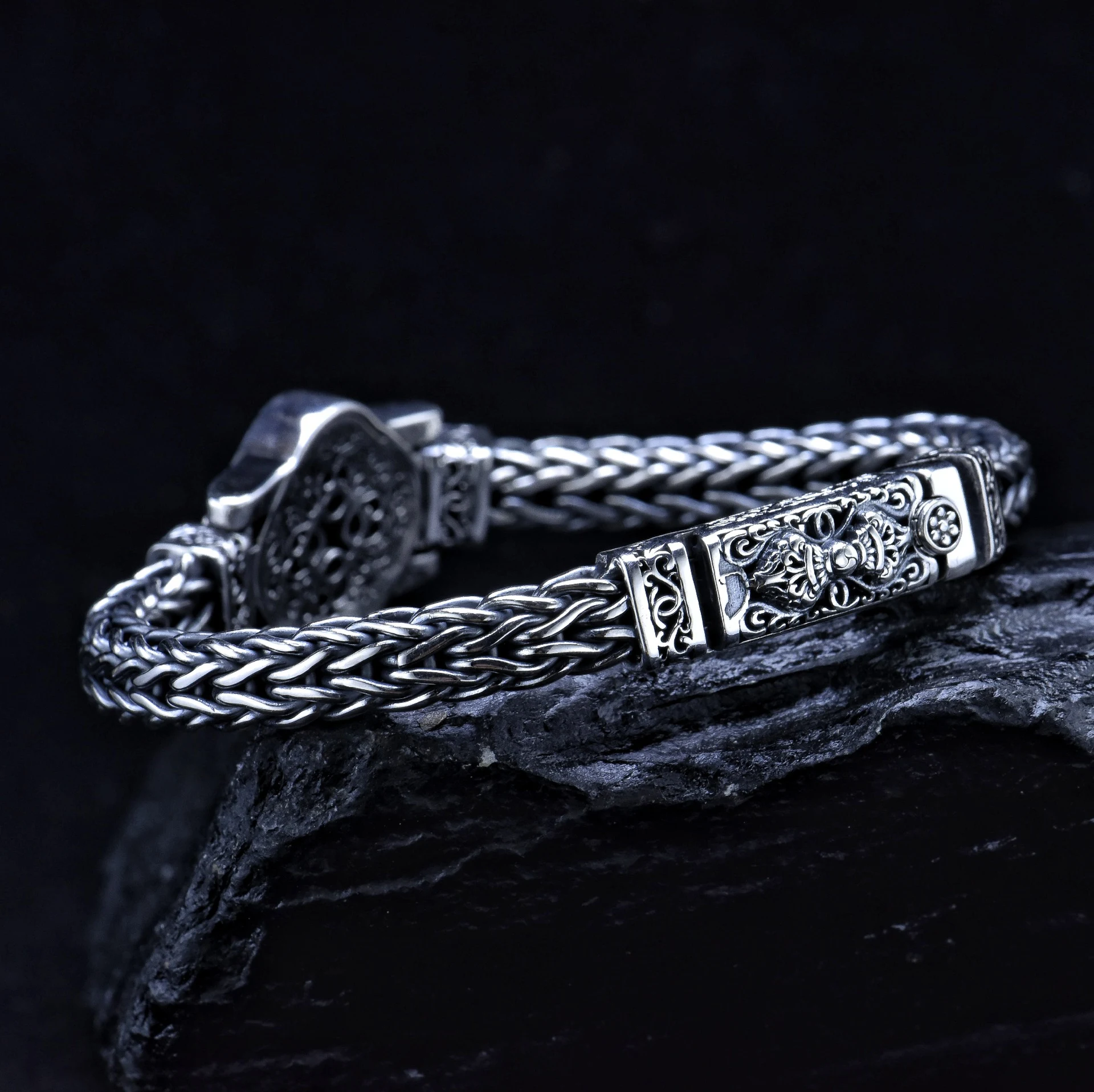 Bracciale Leone Dominante Vintage in Argento Sterling S925, Tessuto a Mano, Stile Etnico. Un simbolo di forza e stile senza tempo. — foto 2