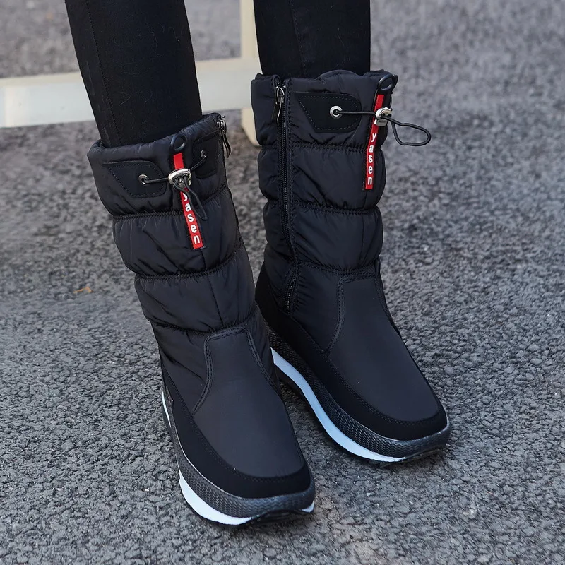 Botas de algodão grossas com veludo plus para o inverno, térmicas, cano médio, impermeáveis e antiderrapantes. Mantenha seus pés quentes e secos. — foto 18