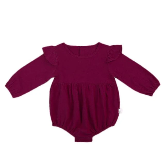Romper sa dugim rukavima i volanima za bebe devojčice, udoban i moderan za svaku priliku, mekan i neodoljiv, idealan za svakodnevno nošenje. — foto 2