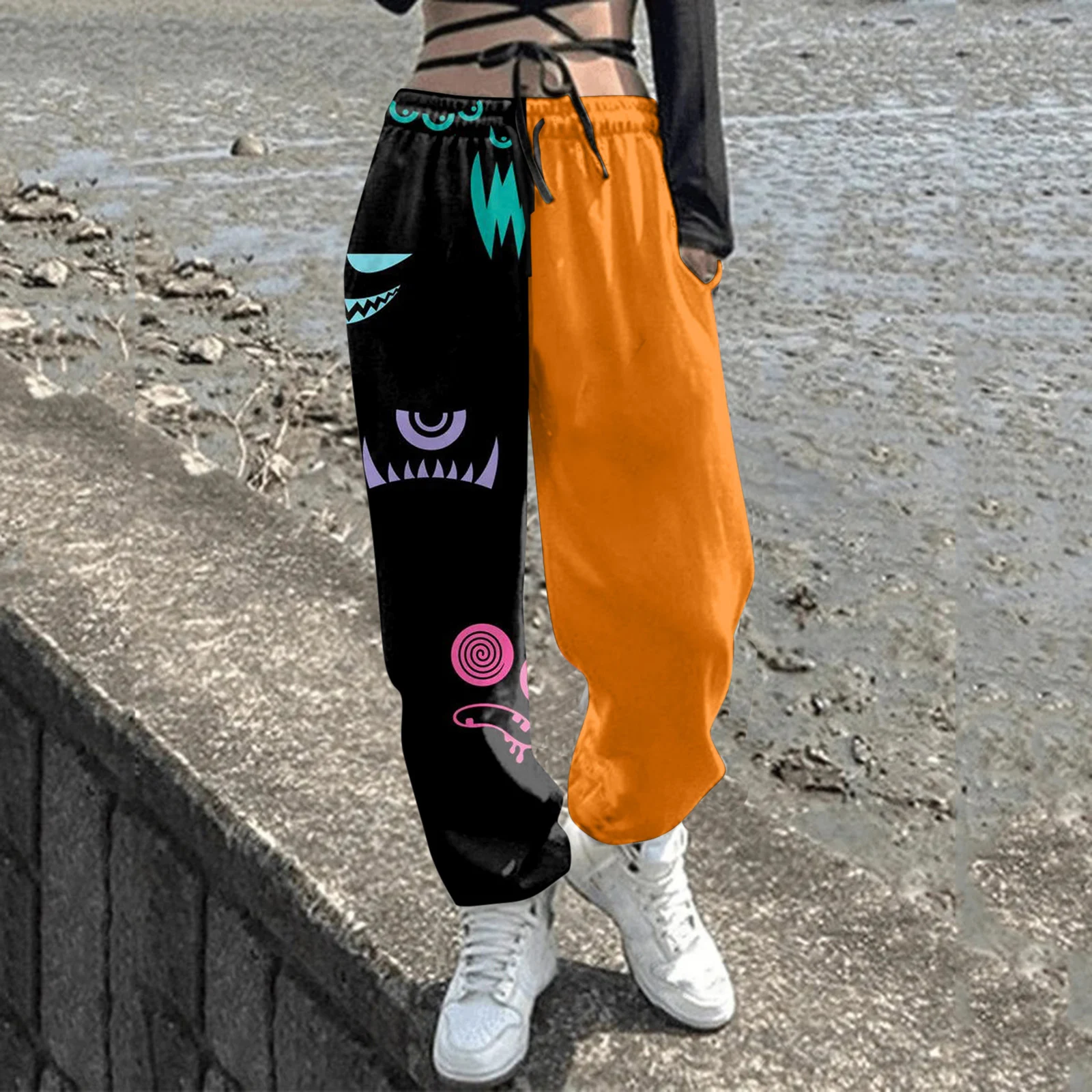 Pantaloni donna casual con stampa digitale 3D, perfetti per ogni occasione. Comfort e stile unici per un look moderno e dinamico. — foto 6